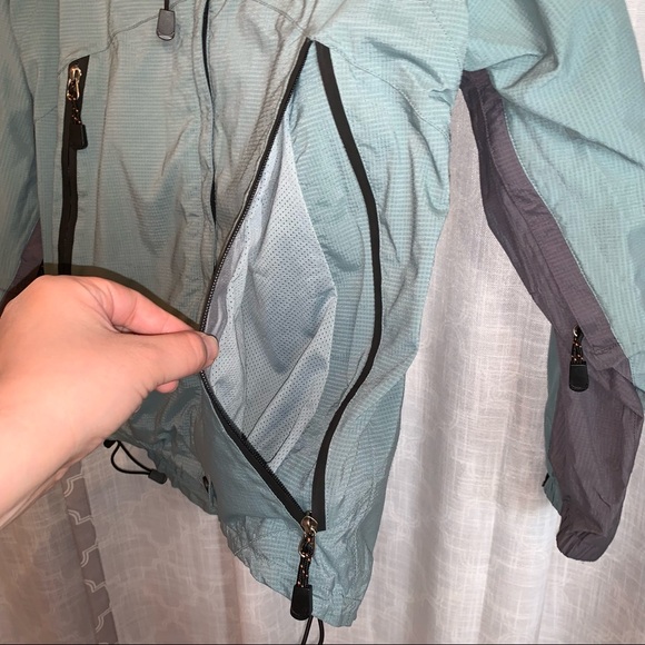 Moonstone Rain/ wind resistant Hooded, vented Women's Jacket SMALL - Picture 5 of 11